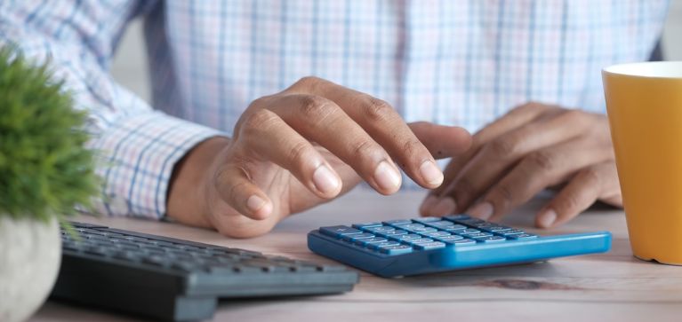 Tome nota: este es el proceso para solicitar una certificación tributaria