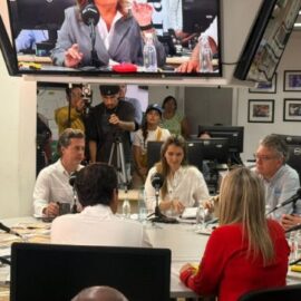 Precandidatos presidenciales debaten seguridad y competitividad para el Valle