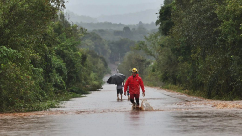 Tragedia en Brasil: ascienden a 53 los fallecidos por lluvias torrenciales en Minas Gerais