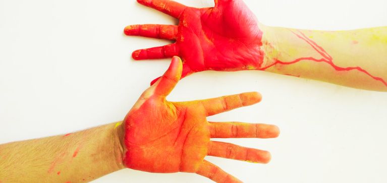 Día Internacional de las Manos Rojas: Así buscan prevenir reclutamiento de menores en Cali