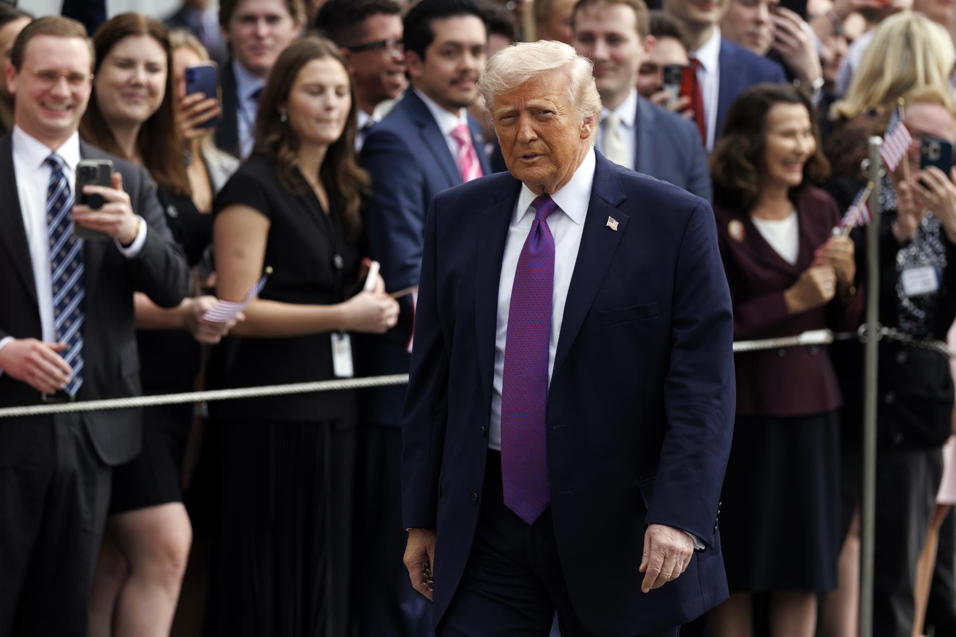 Trump dice que la guerra contra Irán "está ganada", pero sugiere que continuará la ofensiva
