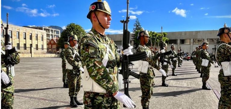 Exjefes de las FARC admiten responsabilidad por reclutar miles de menores en el conflicto