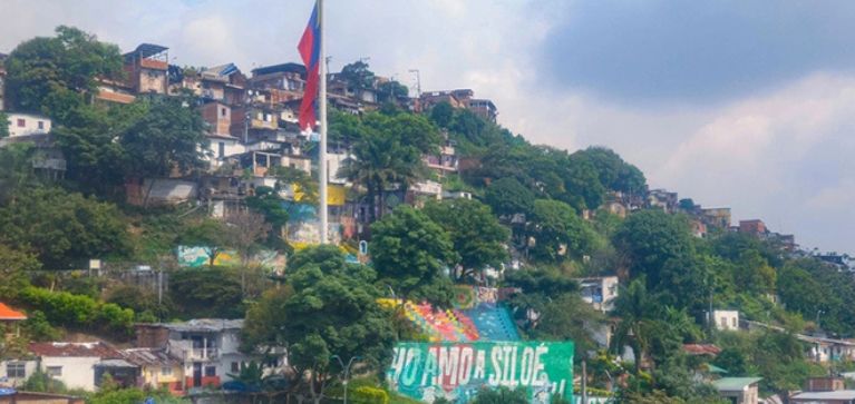 Turismo comunitario transforma Siloé: caminatas y cultura en la Comuna 20