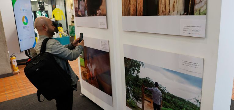 Más de 170.000 personas viven confinadas en Colombia por la violencia de grupos ilegales