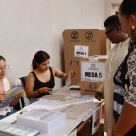 Más del 50% de colombianos siente que no hay transparencia en la democracia: esto revela la encuesta 'cuidar la democracia'
