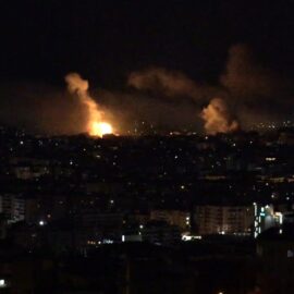 Israel lanza intensa oleada de bombardeos contra los suburbios de Beirut