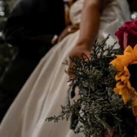 Famosos actores de Marvel se habrían casado en secreto: Noticia fue filtrada en gala de premios
