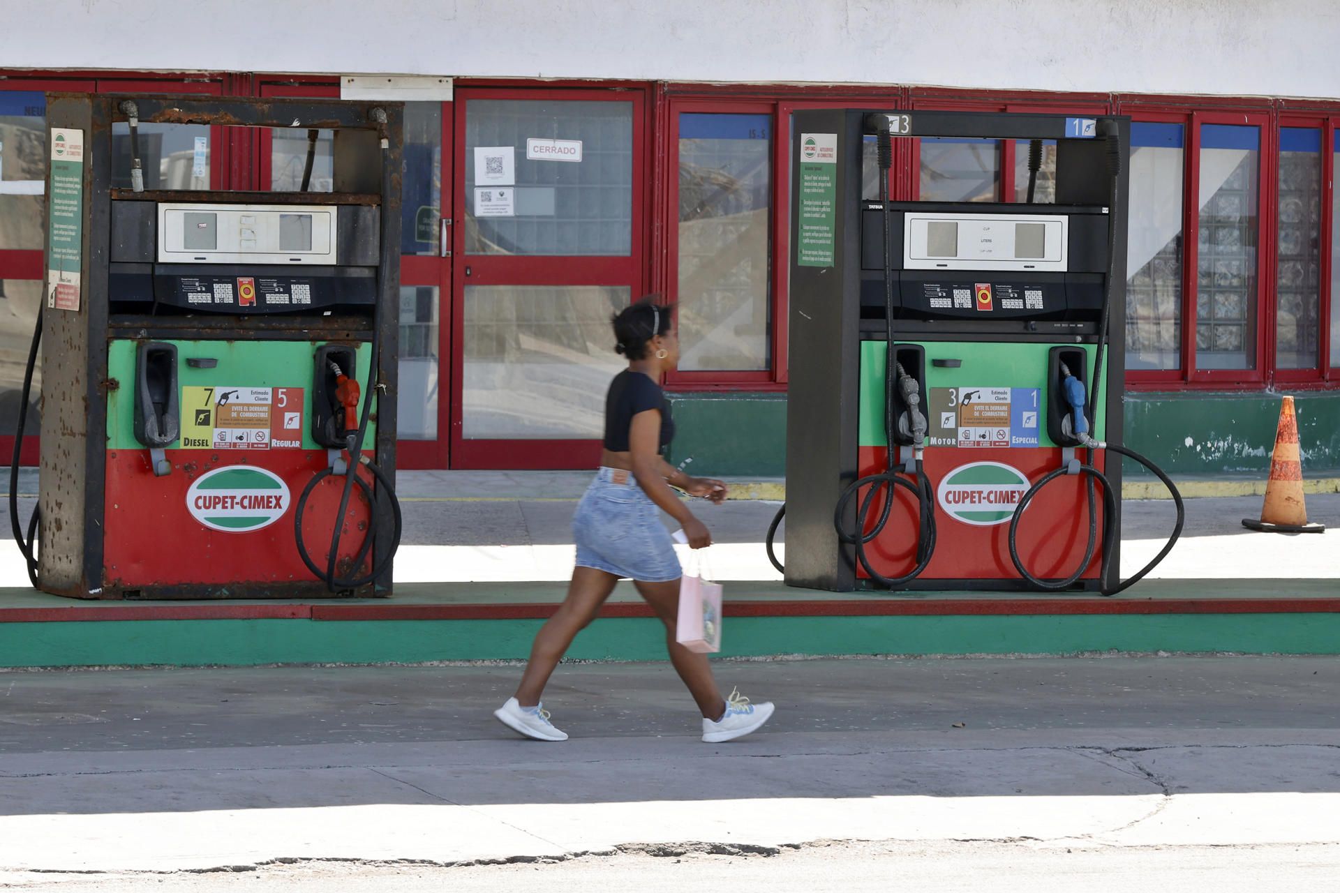Buque petrolero ruso llega a Cuba con autorización de EE. UU.