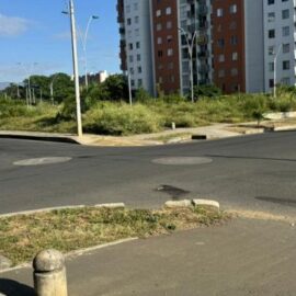 Comunidad de Ciudad Meléndez denuncia falta de señalización tras accidentes de tránsito