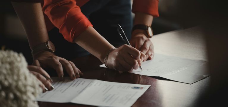 Evite sanciones: Consejos antes de firmar un contrato de arrendamiento de un local comercial