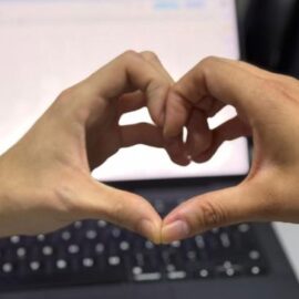 Relaciones amorosas en el trabajo: en qué casos pueden causar despido, según la Corte Suprema