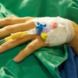 Drama para niños con enfermedades huérfanas: denuncian suspensión de servicios de Emssanar