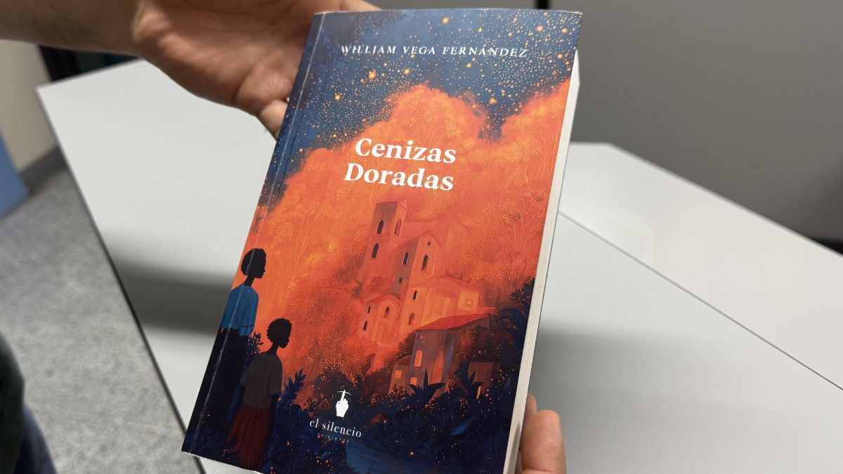 'Cenizas doradas', el nuevo libro de William Vega que habla sobre las pérdidas