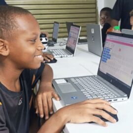 Fundación 'Mi Oportunidad': programas para niños y adultos mayores que transforman vidas en Cali