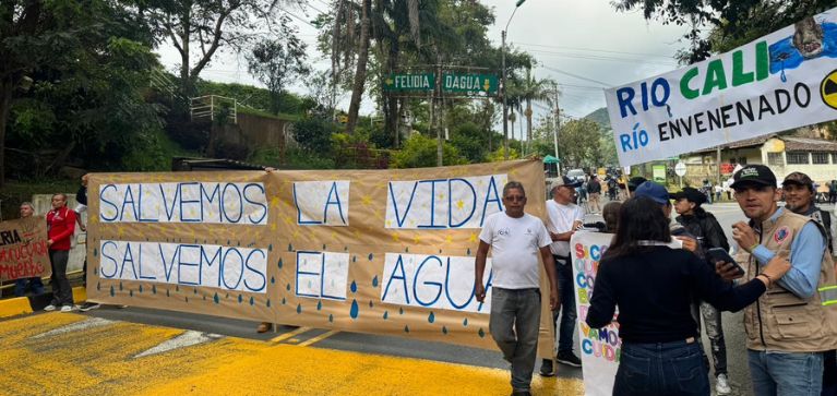 Comunidades rurales de Cali protestan por minería ilegal; amenaza fuentes hídricas en Farallones