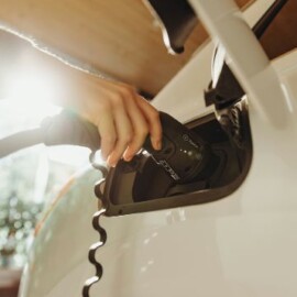¿Vehículos eléctricos o híbridos podrán circular en Cali durante el día sin carro y moto?