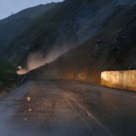 Video: Reportan deslizamiento de tierra en la vía Dagua - Loboguerrero
