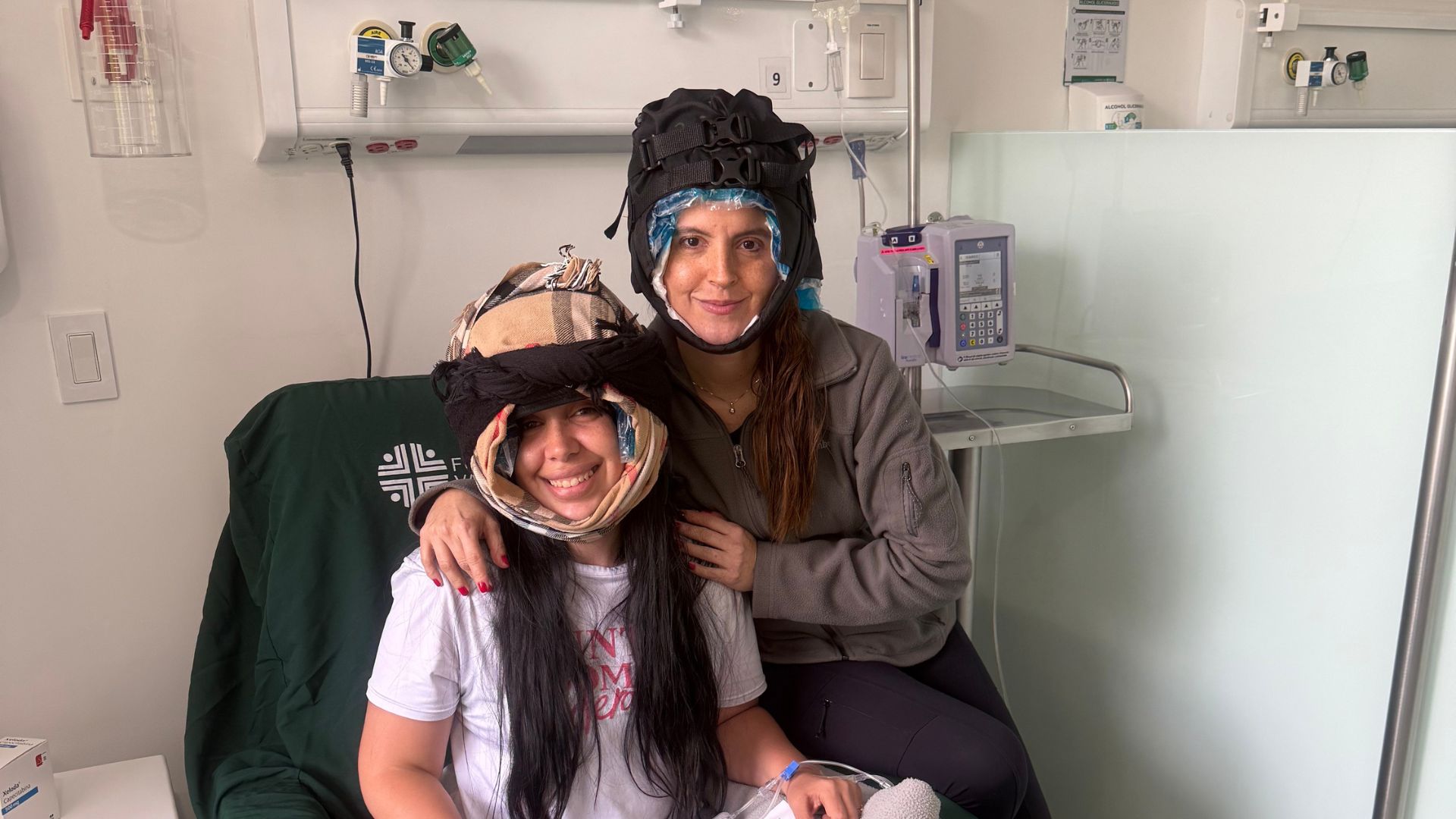 “Mi cabello y la quimio”: apoyo para mujeres con cáncer en Cali para enfrentar la caída del cabello