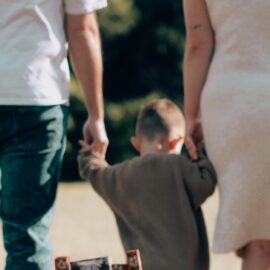 ¿Qué beneficios tiene para las personas que se encuentran en proceso de adopción?