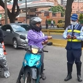 ¿De cuánto es la multa por tapar placa este año? Guía completa y consecuencias
