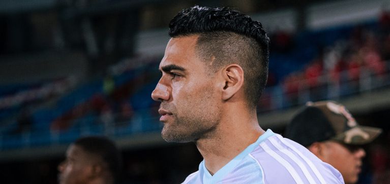 Falcao sufre una fractura: El 'tigre' tuvo que salir en ambulancia del Pascual contra América