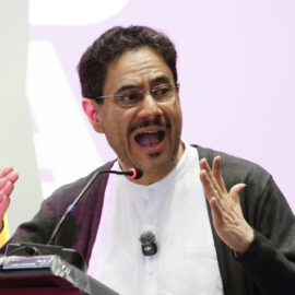 Cepeda denunciará a De la Espriella por supuestos vínculos con paramilitares