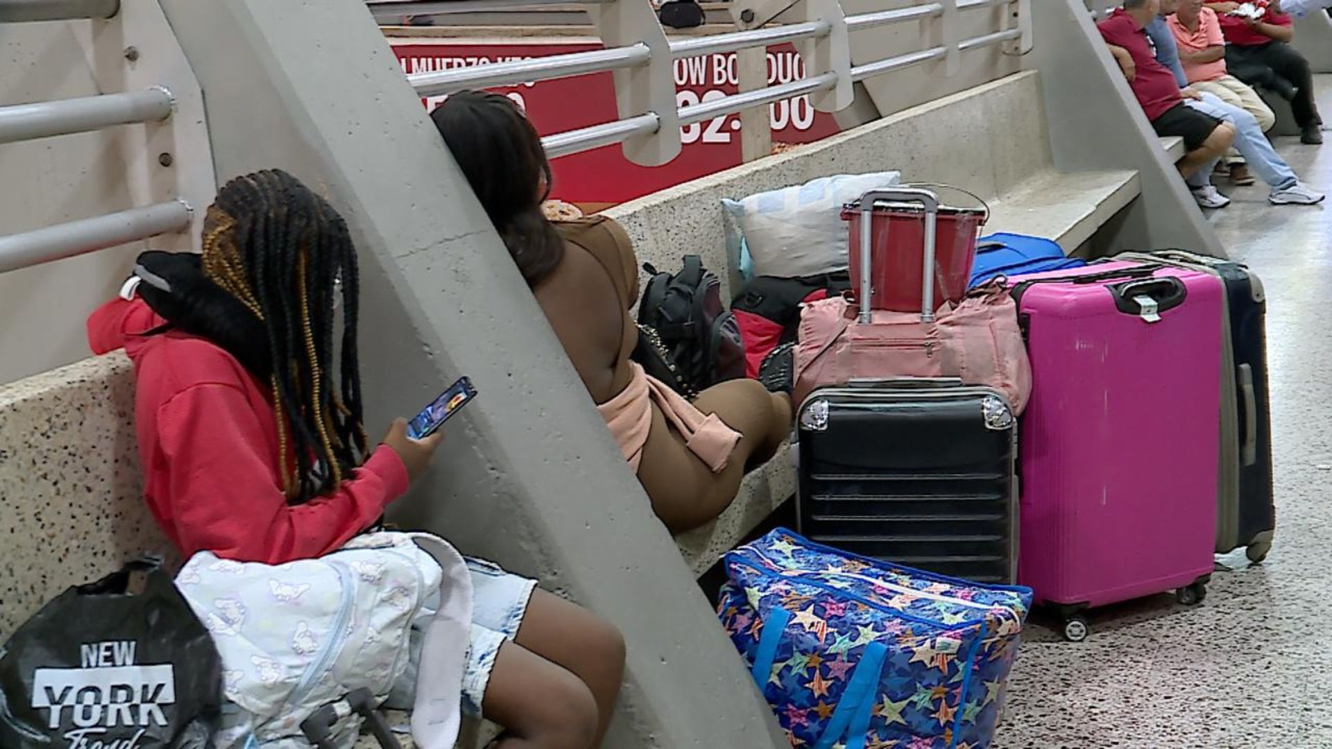 Bloqueo de la vía al mar mantiene suspendidos los viajes entre Cali y Buenaventura
