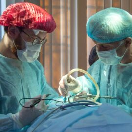 Cirugías estéticas en Cali: expertos lanzan recomendaciones sobre riesgos en clínicas irregulares