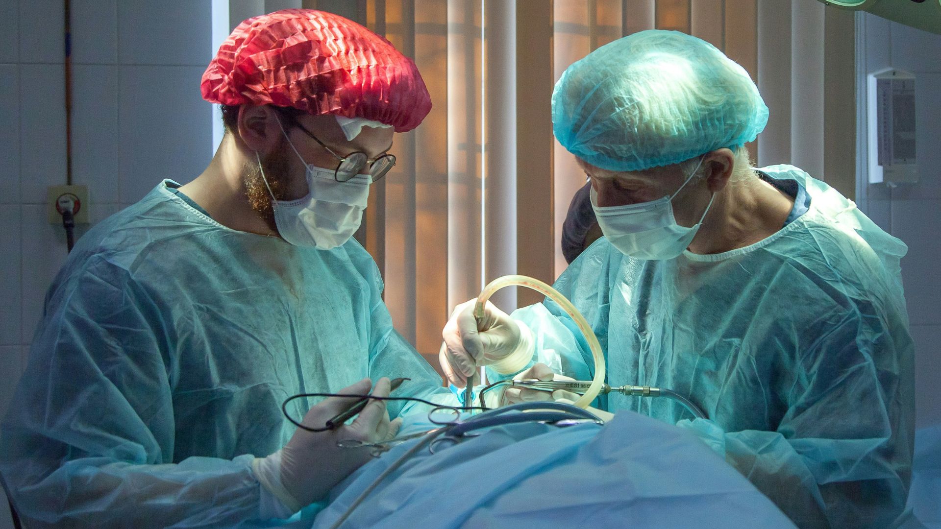 Cirugías estéticas en Cali: expertos lanzan recomendaciones sobre riesgos en clínicas irregulares