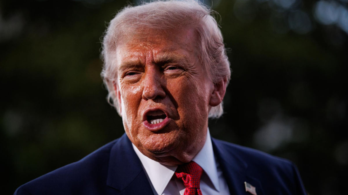 Cámara de EE. UU. aprueba frenar guerra en Irán con apoyo republicano; Trump la califica de antipatriota