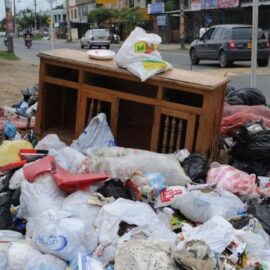 Alcalde pide suspender licitación de Emsirva para garantizar recolección de basura