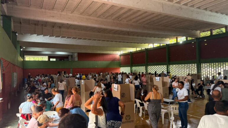 ¡Atención, se abren las urnas! Inicia oficialmente la segunda vuelta presidencial en Colombia