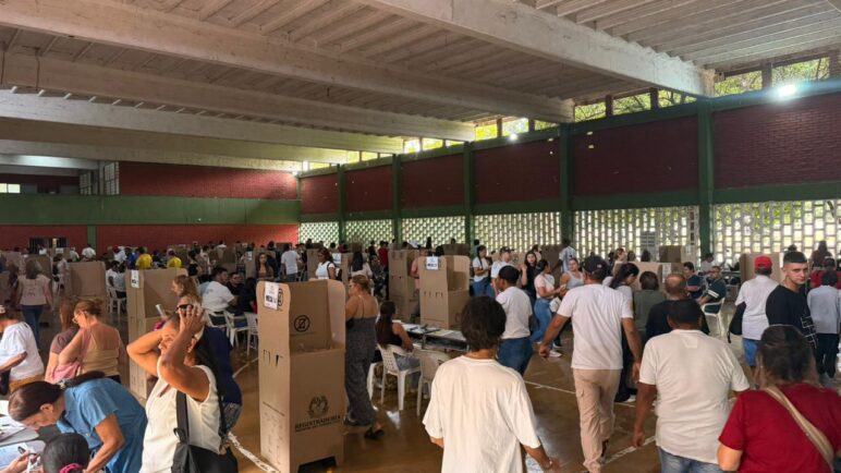 Registraduría alerta por mensajes falsos sobre cambios de puesto de votación