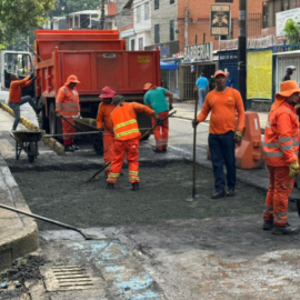 Hueco en vía del sur de Cali es intervenido tras polémica por caída de atleta en la media maratón