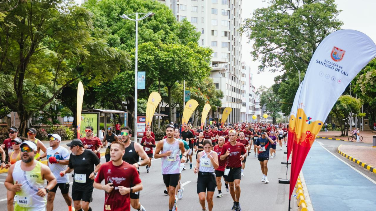 Hueco en vía del sur de Cali es intervenido tras polémica por caída de atleta en la media maratón