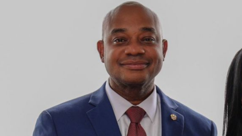 Luis Gilberto Murillo renunciaría a su aspiración presidencial y se sumaría a Iván Cepeda