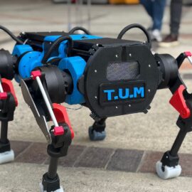TUM: el robot cuadrúpedo que impulsa la innovación y la educación tecnológica en Cali