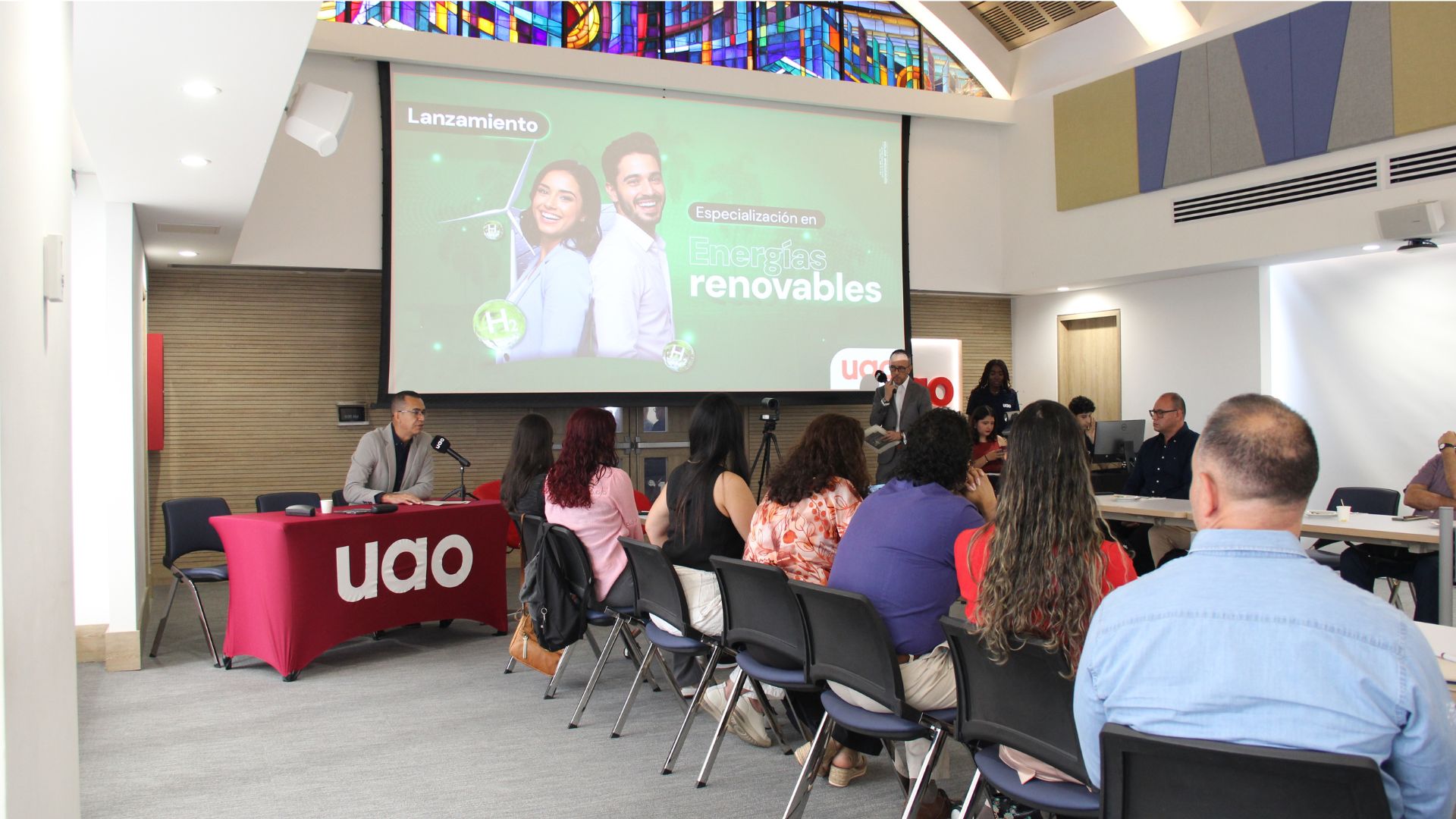 UAO lanza especialización en energías renovables para la transición energética de Colombia