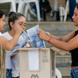 El voto en blanco supera a seis candidatos en la primera vuelta presidencial de Colombia