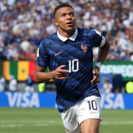 Imágenes | El nuevo récord de Mbappé tras marcar doblete en la Copa del Mundo