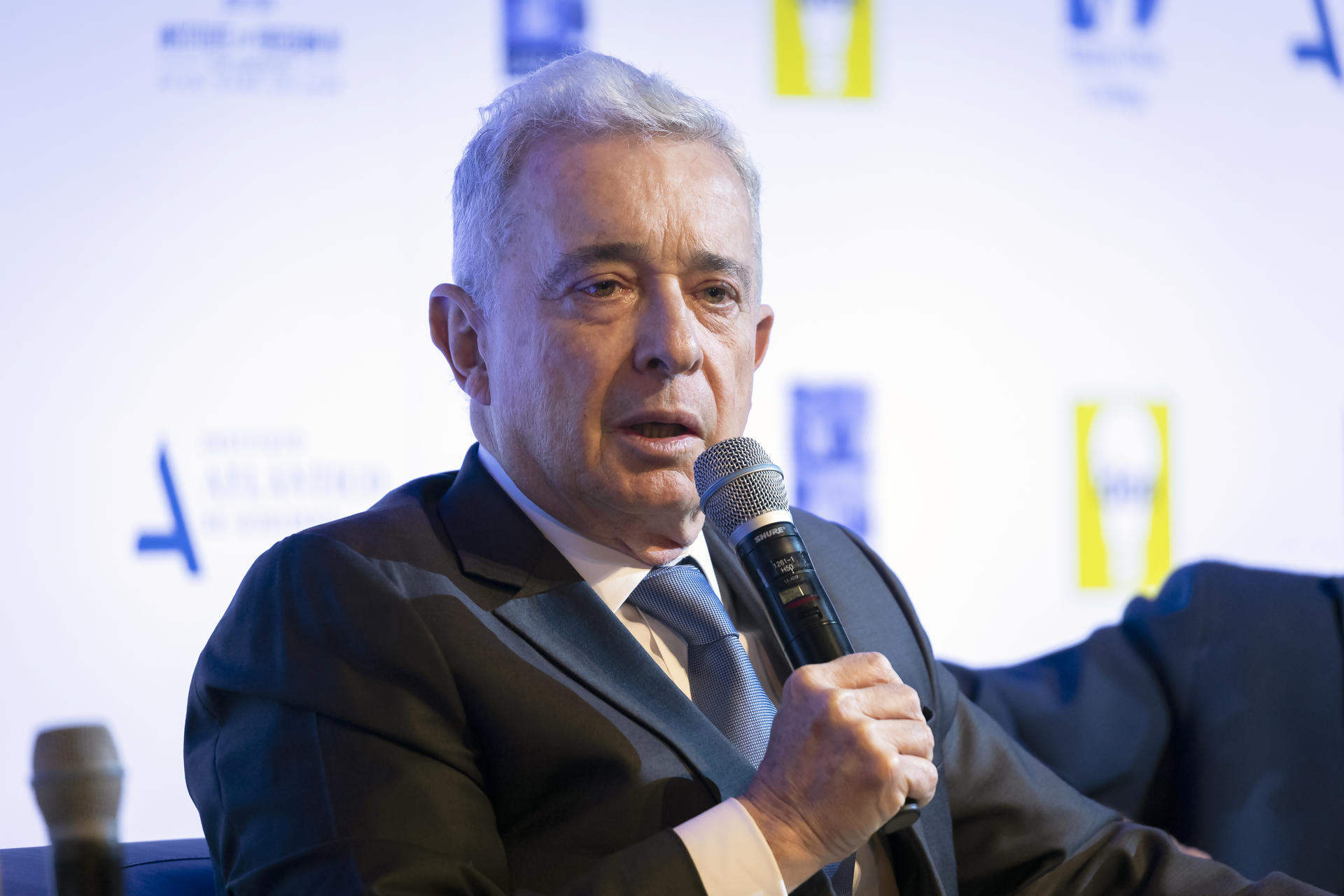 Expresidente Álvaro Uribe es citado a indagatoria por presuntos vínculos en masacres de El Aro y La Granja 