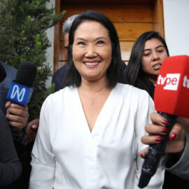 Elecciones en Perú: Fujimori vuelve a situarse por delante de Sánchez en la recta final del escrutinio