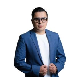 El activista Beto Coral fue detenido por agentes del ICE en EE. UU. y enfrenta una posible deportación