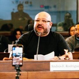 Defensoría pide investigar a concejal de Medellín por proponer bombardear territorios según su votación
