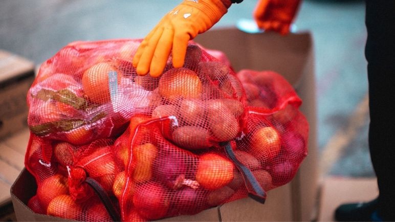 El hambre persiste en Cali: Comedores comunitarios buscan ayudar frente a la crisis alimentaria