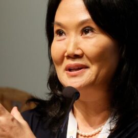 Fujimori mantiene ventaja de votos sobre Sánchez al inicio de una semana decisiva en Perú