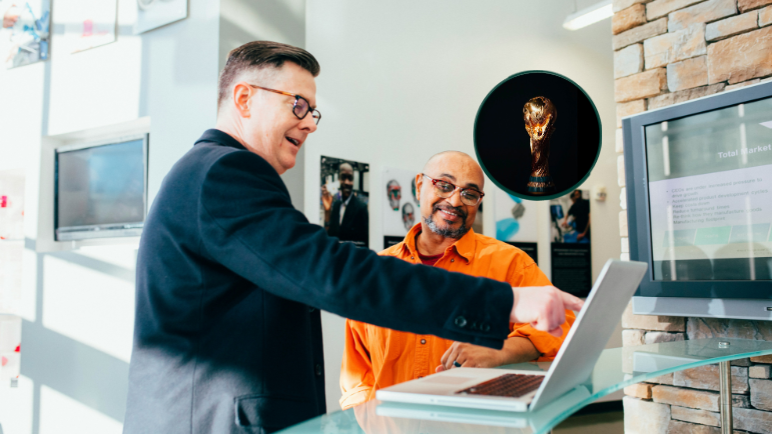 ¿Lo pueden despedir por ver partidos del Mundial en horario laboral?