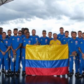 Video: Así fue como el presidente Petro entregó la bandera a la Selección Colombia antes de su viaje al Mundial