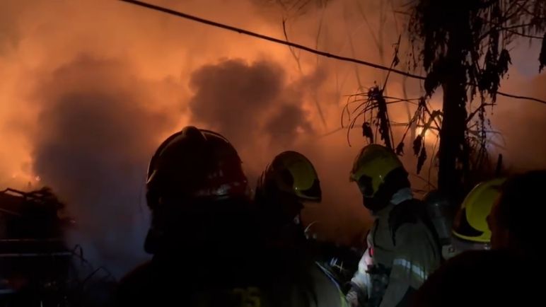 Bomberos controlaron incendio estructural en el oriente de Cali; reportan afectaciones