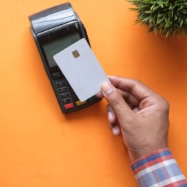 ¿Qué debería hacer apenas recibe su prima y salario? Experto aclara